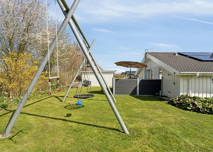 Tjakko - 900m From The Sea By Interhome