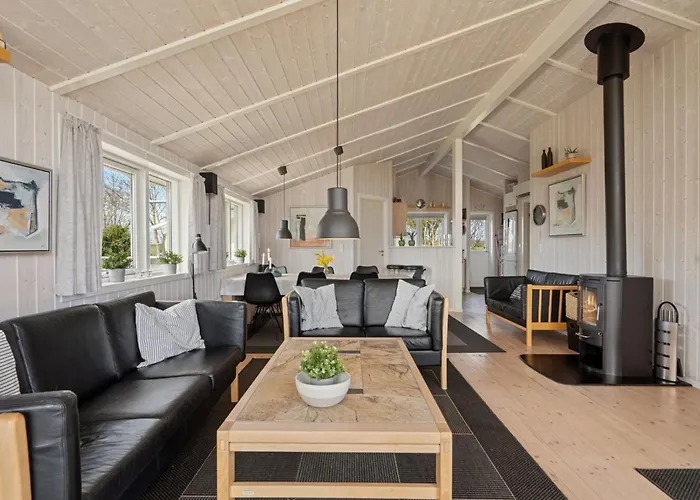 Tjakko - 900m From The Sea By Interhome