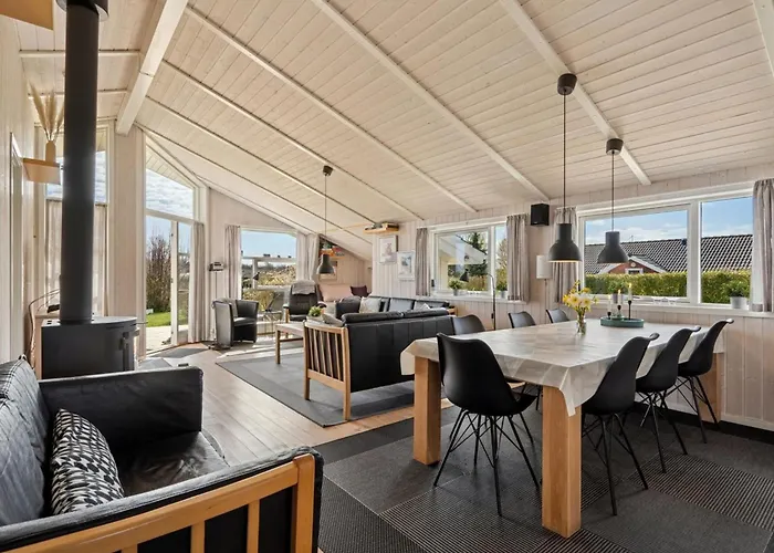 Tjakko - 900m From The Sea By Interhome